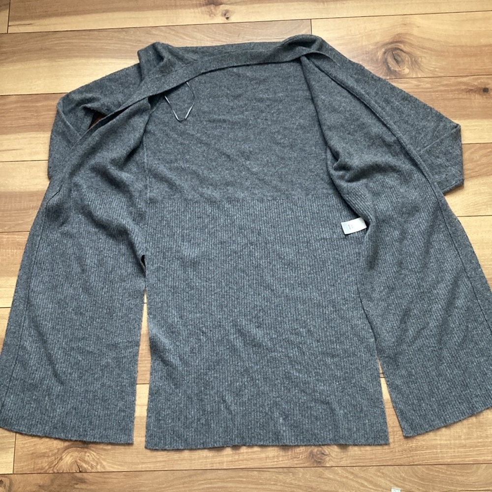 Nanette Lepore Gray 100% Cashmere Sweater. Size S - Picture 5 of 8